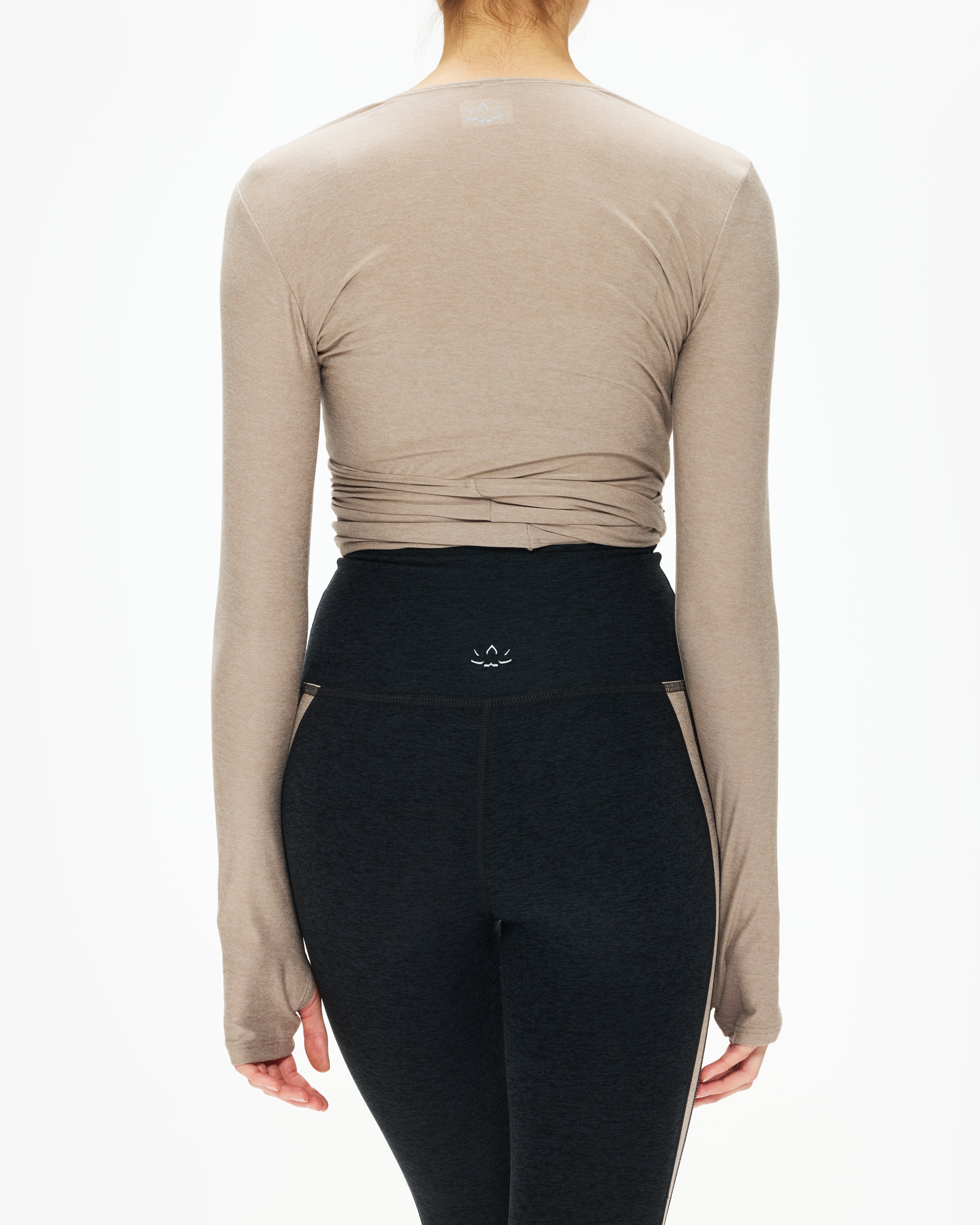 Beyond Yoga Featherweight Waist No Time Wrap Top