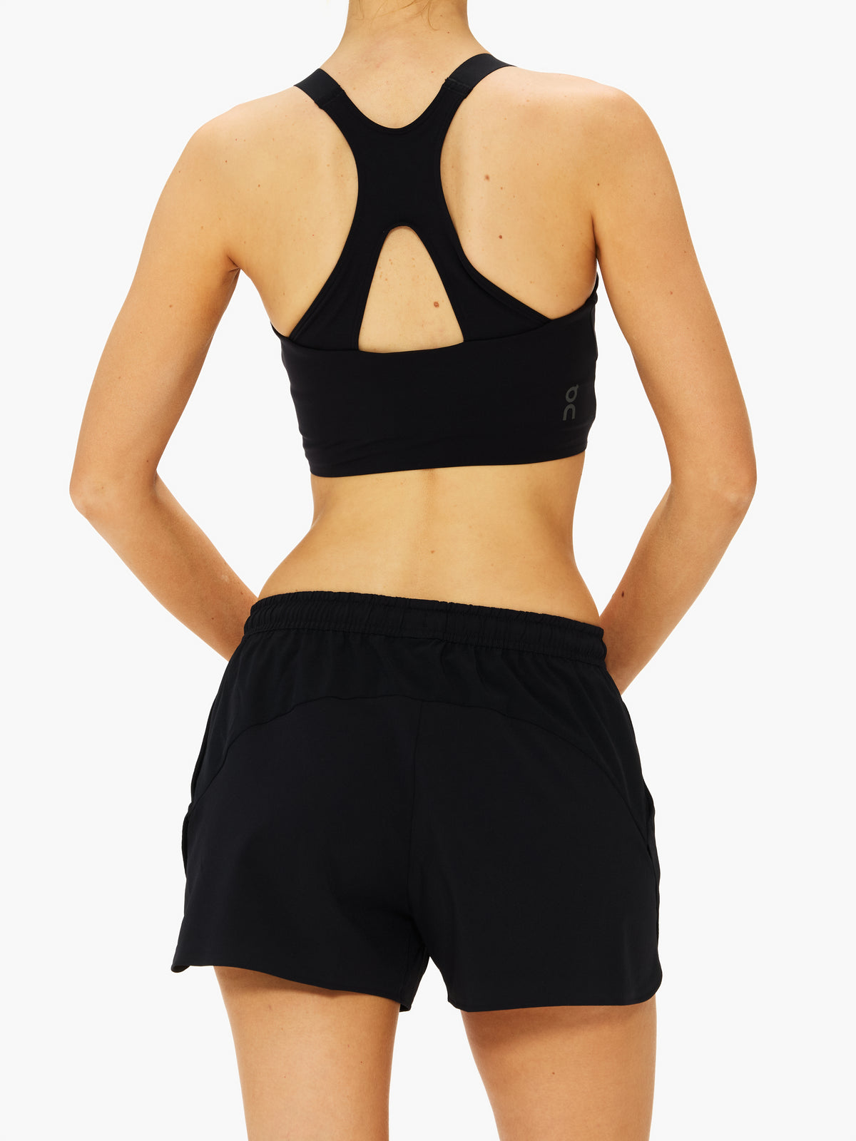 On Women's Performance Crop 1 W
