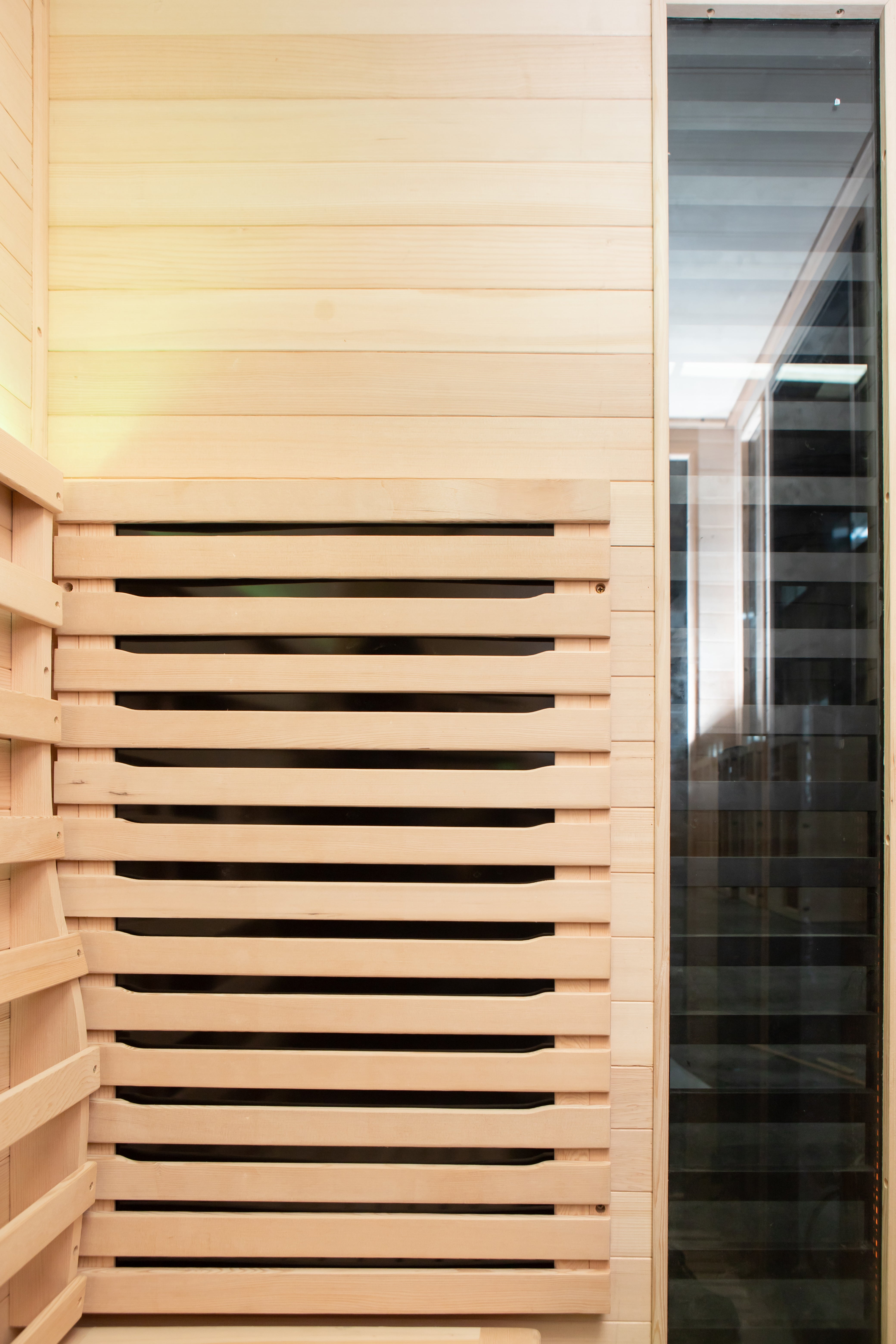 Patagonia 2-Person Outdoor Full Spectrum Infrared Sauna with Full-Body Medical-Grade Red Light Therapy and Smart WiFi App Control