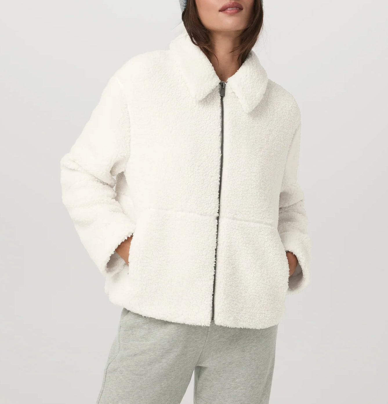 Vuori Lou Full Zip Jacket – The Shop at Equinox Vuori Lou Full Zip Jacket – The Shop at Equinox