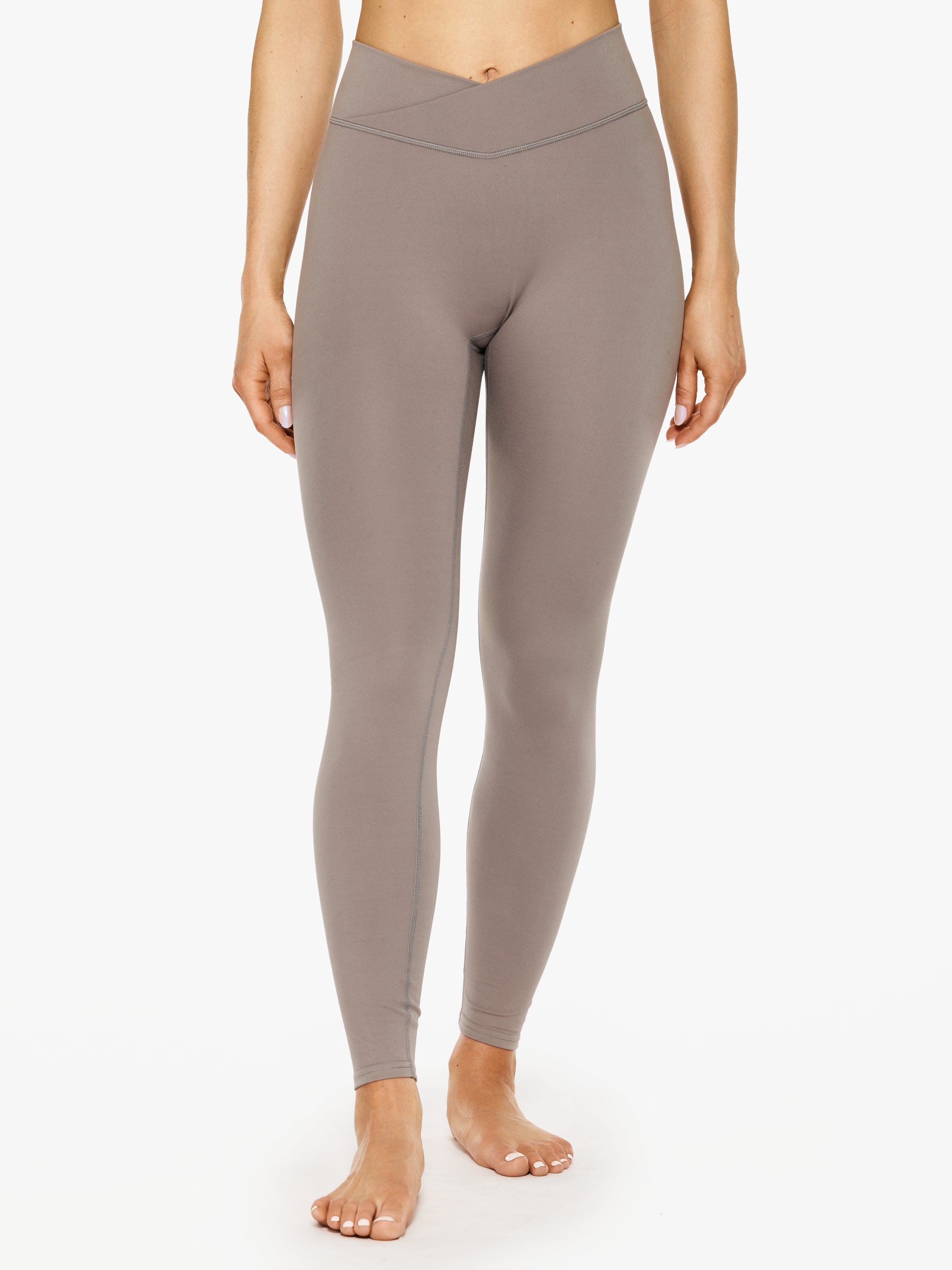 On Tights Long Lumos – The Shop at Equinox