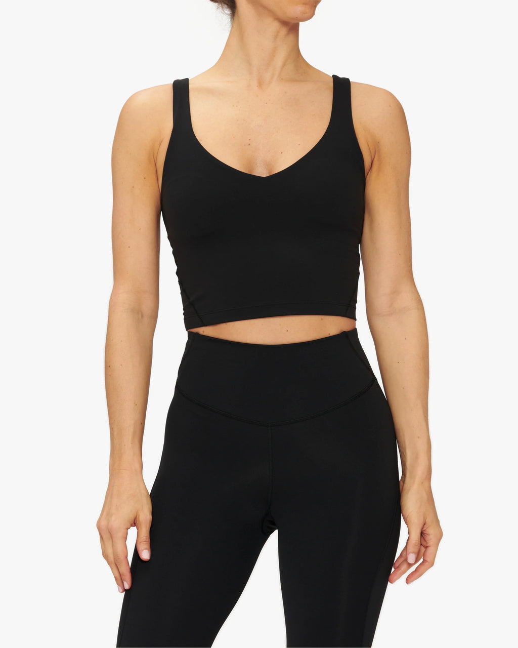 Does this have a built in shelf bra like the align cropped tank