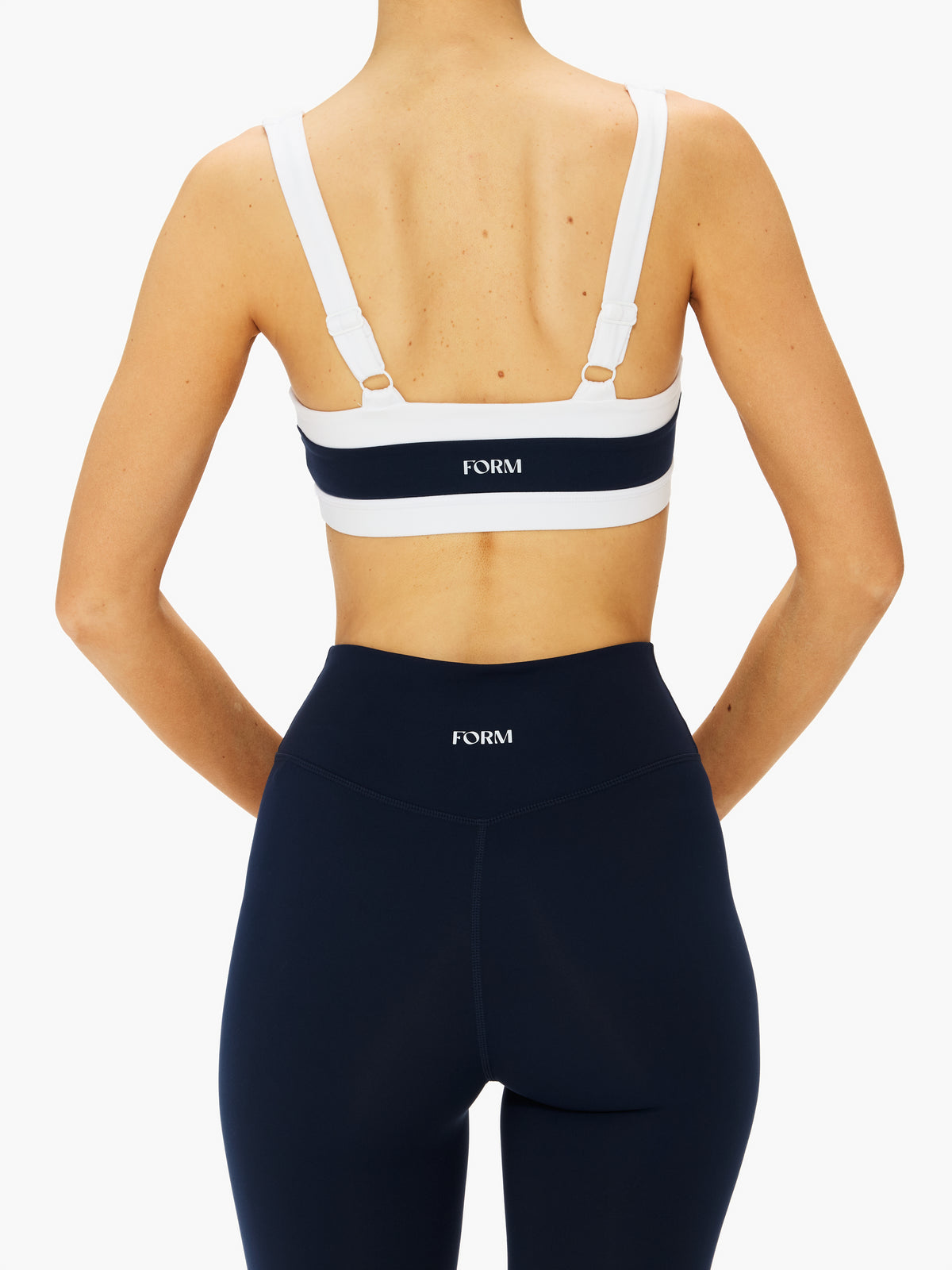 FORM Straight Neck Bra