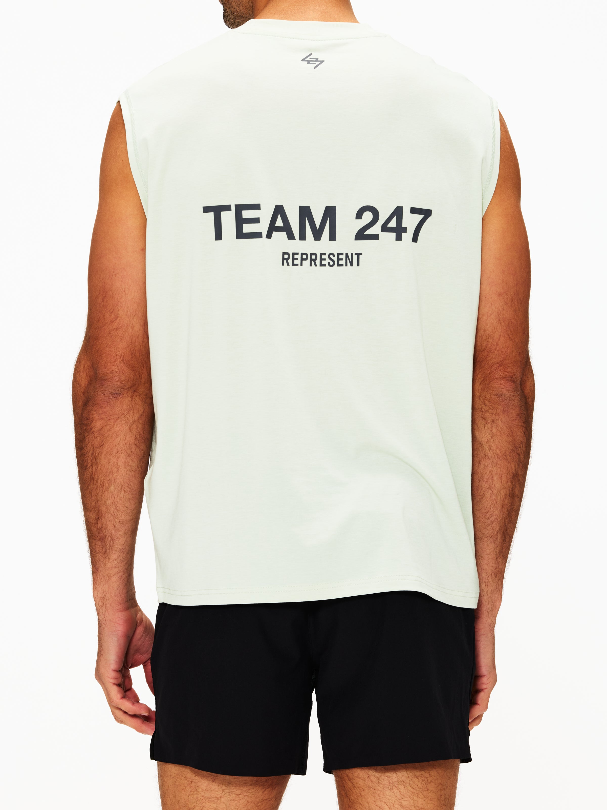 On Men's Performance Tank – The Shop at Equinox