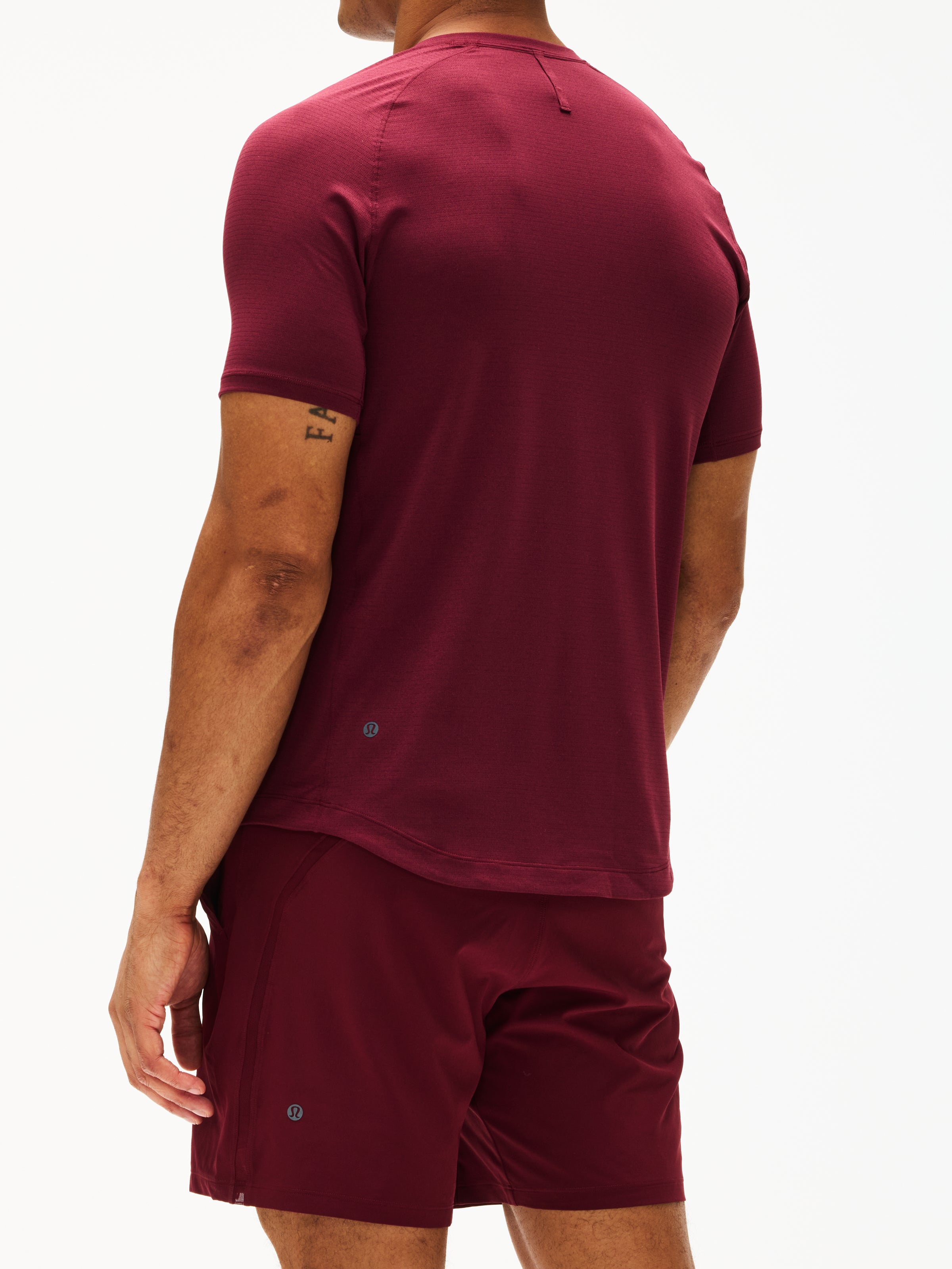 Lululemon License To Train Short Sleeve – The Shop at Equinox
