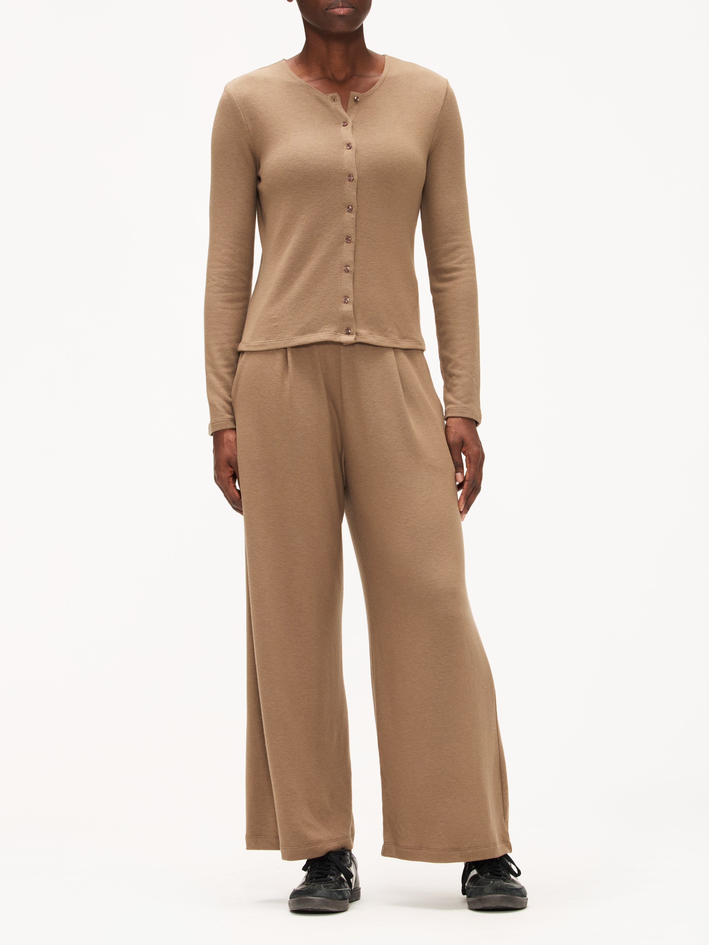 Leset Lauren Crop Pleated Pocket Pant – The Shop at Equinox