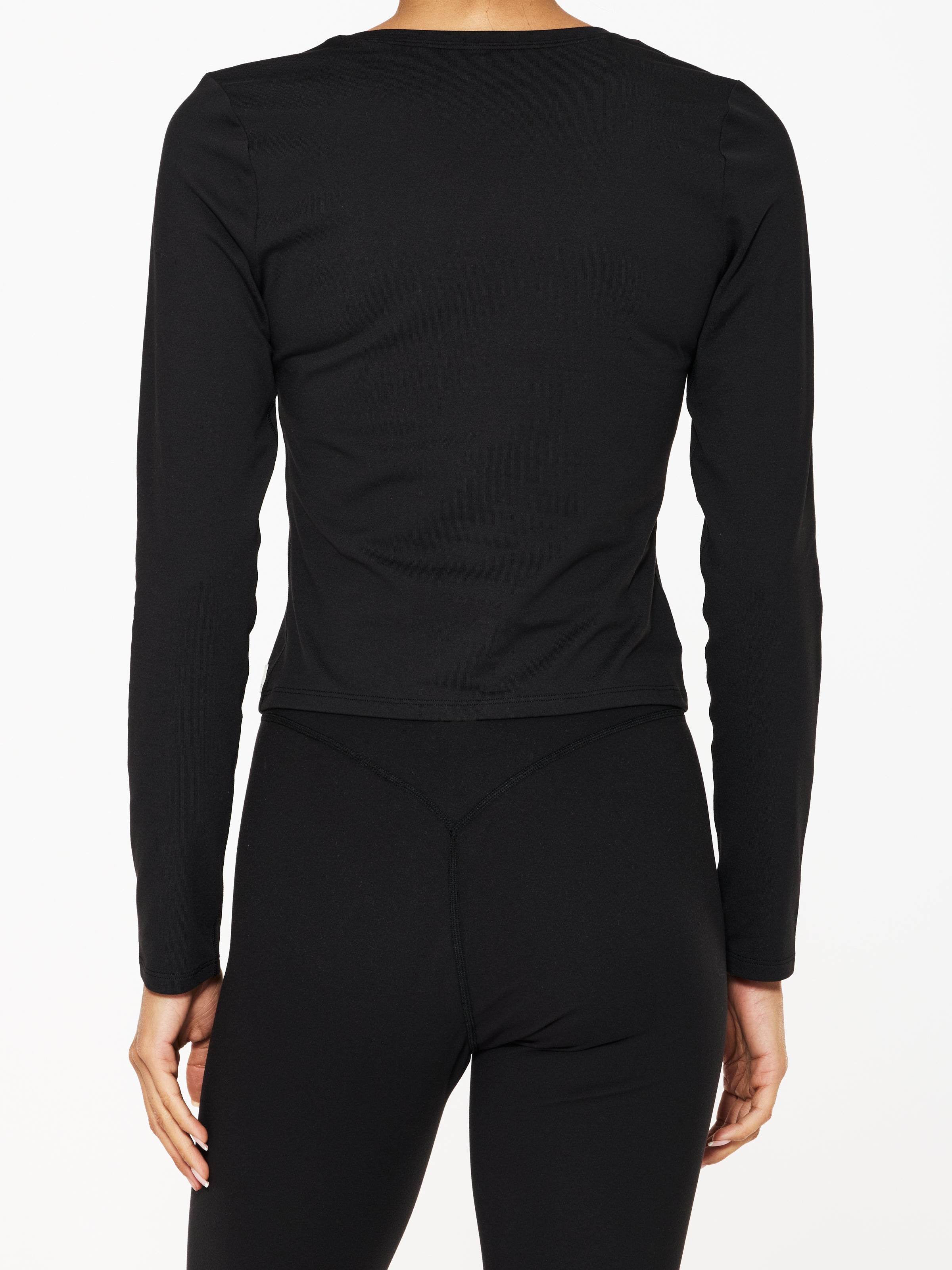 Vuori Long Sleeve Halo Essential Scoop – The Shop at Equinox