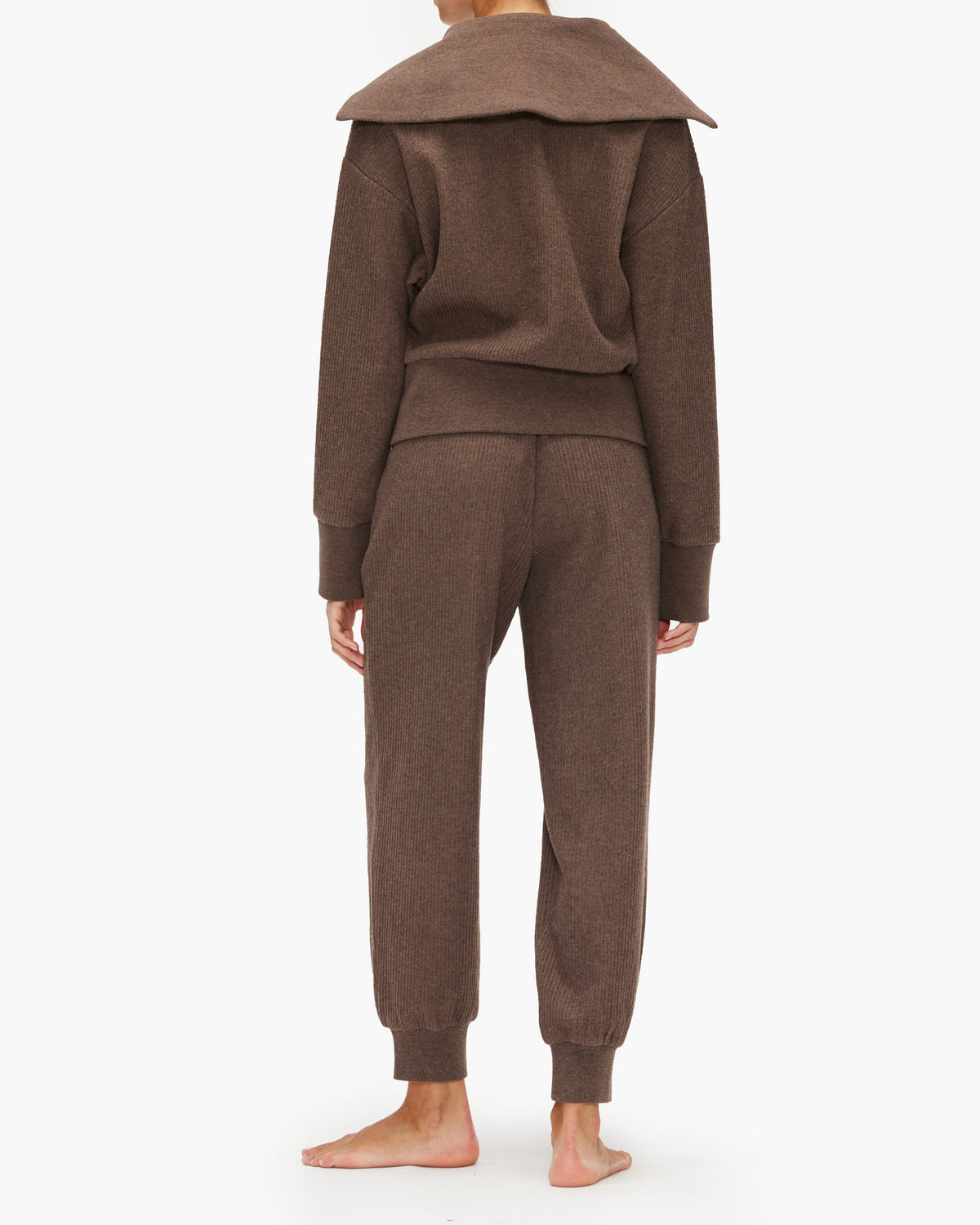 Alo Yoga Muse Hoodie – The Shop at Equinox