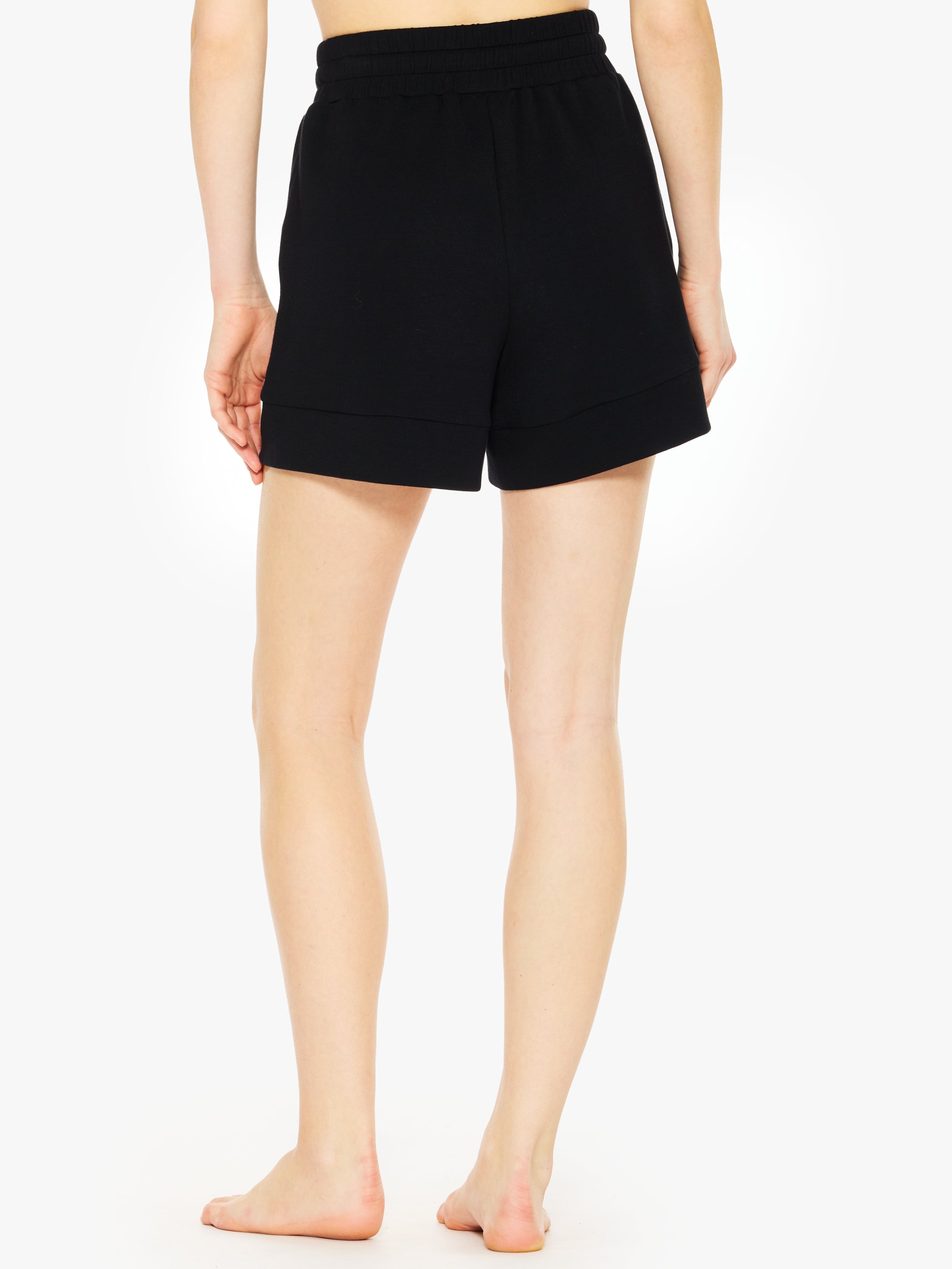 Varley Atrium High Riseshort 4.5"