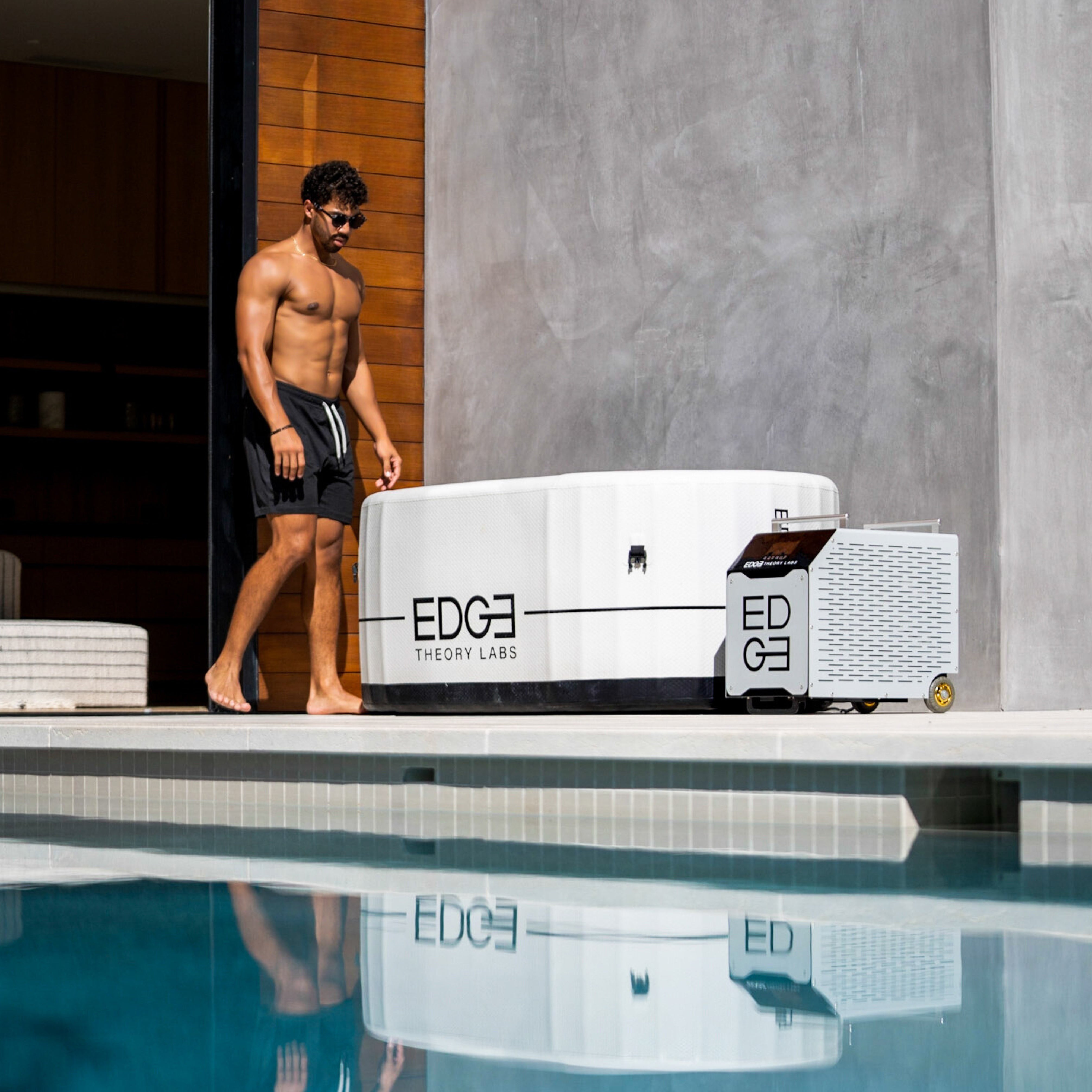 The Edge Tub Elite