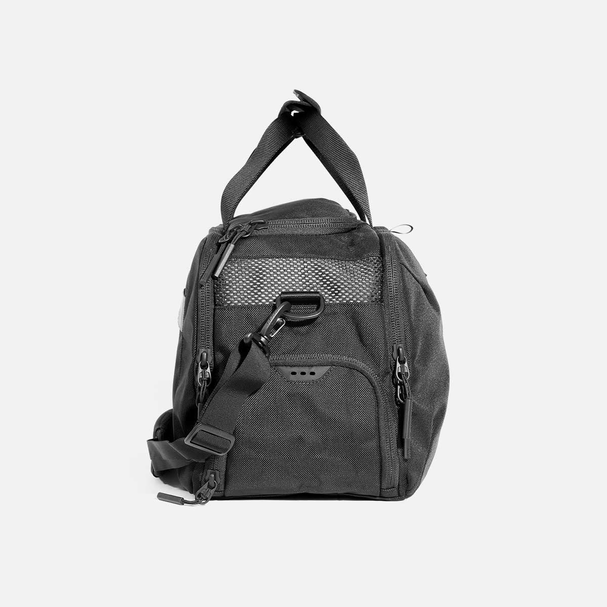 Buy NiviaDeflate Round 01 Polyester Gym Bag/Unisex Gym Bags/Adjustable  Shoulder Bag for Men/Duffle Gym Bags for Men/Carry Gym Accessories/Fitness  Bag/Sports &Travel Bag/Gym kit Bag (Navy Blue) Online at desertcartINDIA