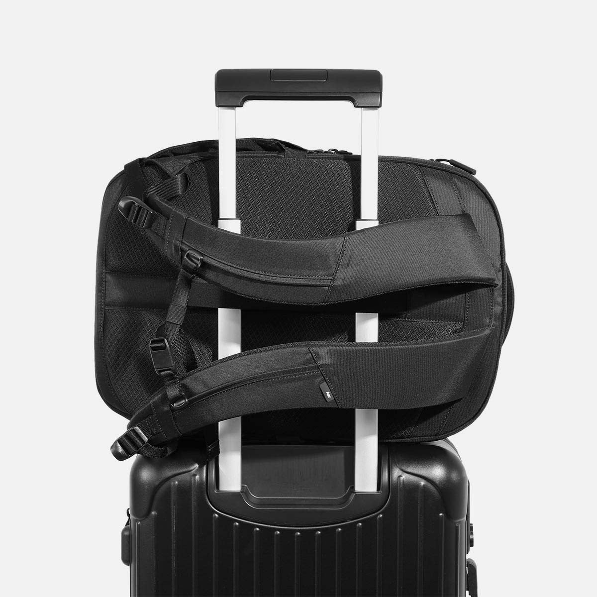 Pro Pack 20L – The Shop at Equinox
