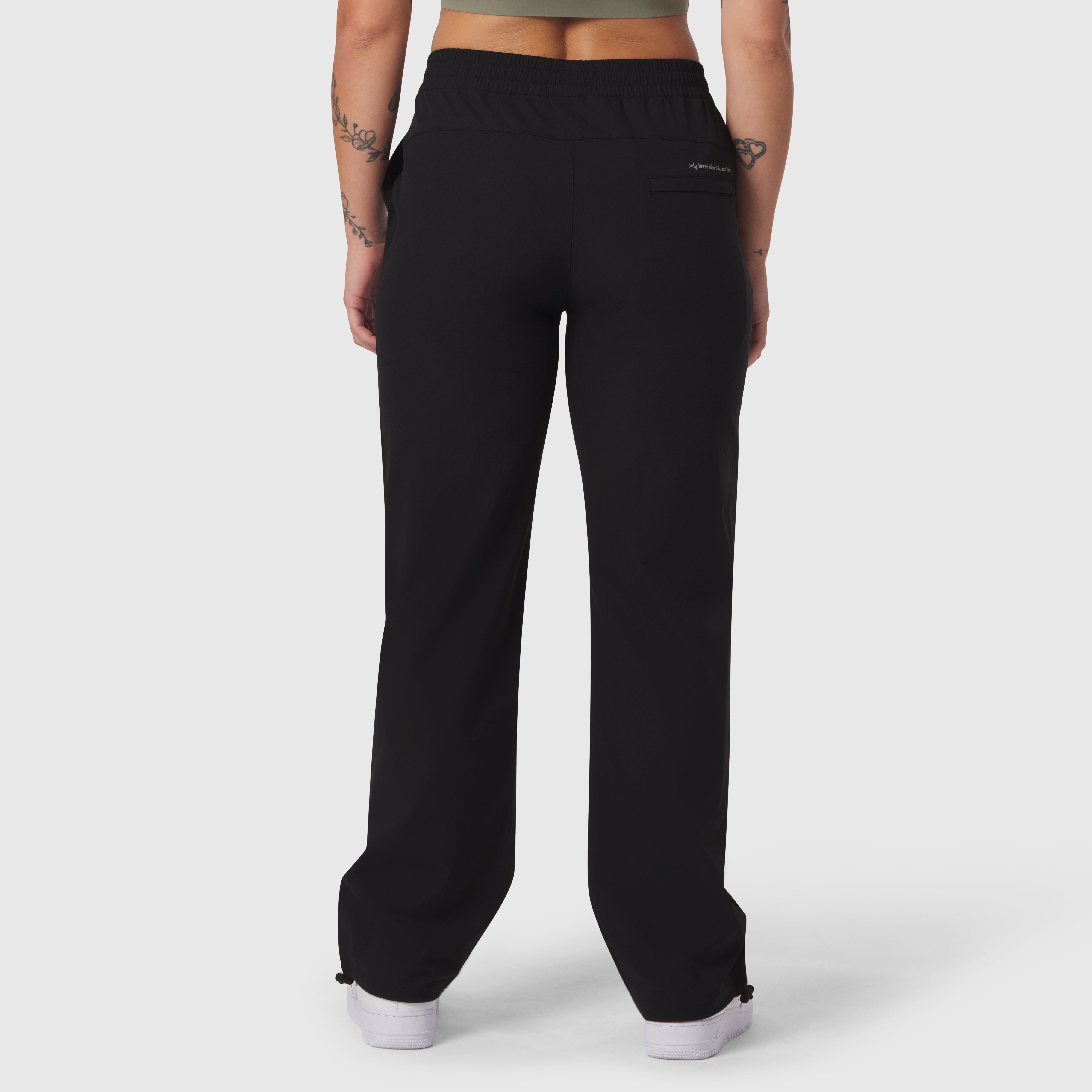 W036. Ripstop Relaxed Track Pant - Black – The Shop at Equinox
