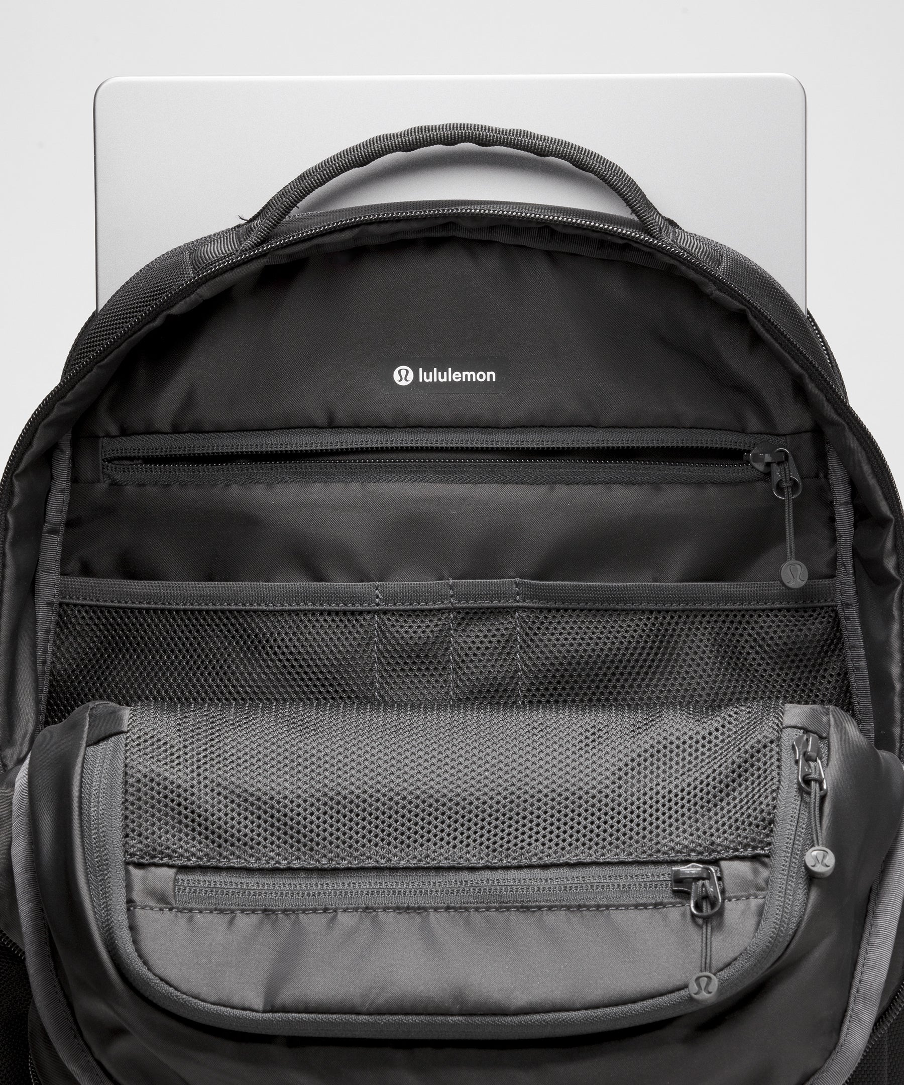 Lululemon 黒 マザーズバッグ　リュック ニューペアレント バックパック 17L | バッグ | Lululemon JP
