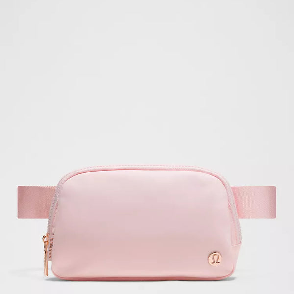 Lululemon Everywhere Belt Bag Su Nylon – The Shop at Equinox Lululemon Everywhere Belt Bag Su Nylon – The Shop at Equinox