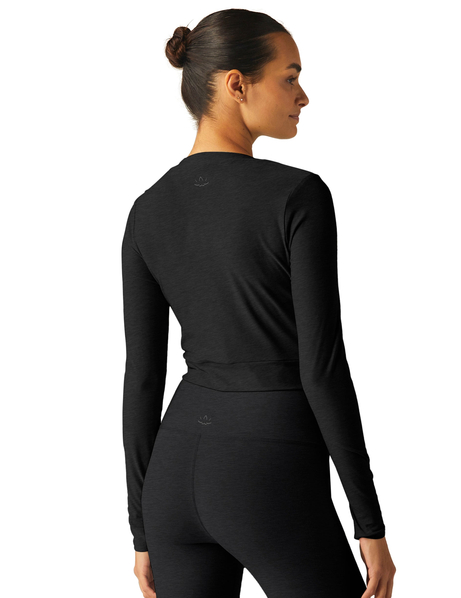 Beyond Yoga Featherweight Center Stage Cropped Long Sleeve