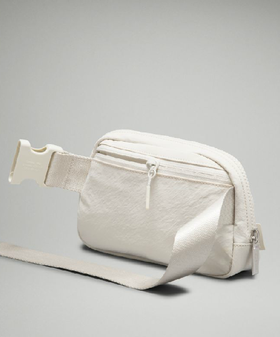 Lululemon Everywhere Belt Bag