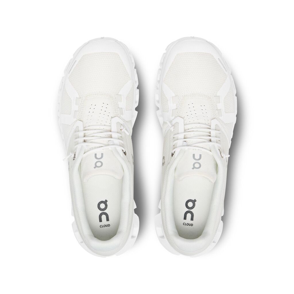 On - on Cloud5 ホワイト　24cm Amazon.com | On Women's Cloud 5 Coast Sneakers, All White, 6