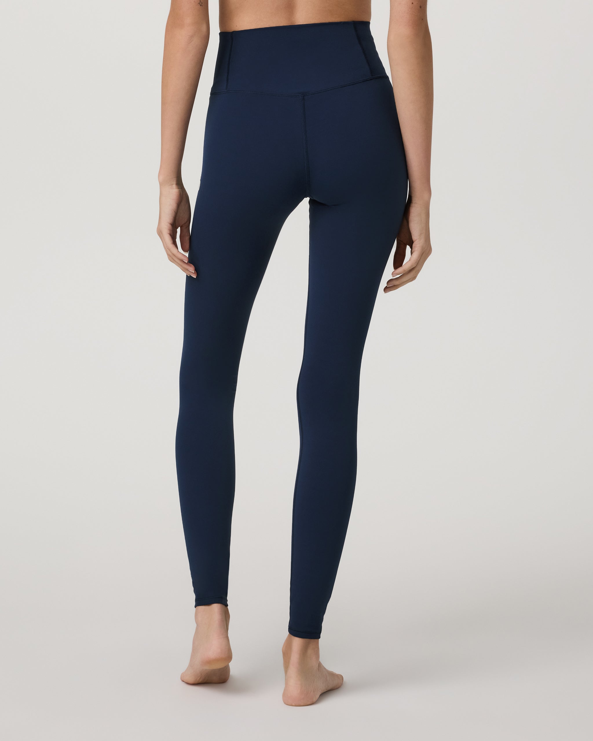 On Tights Long Lumos – The Shop at Equinox