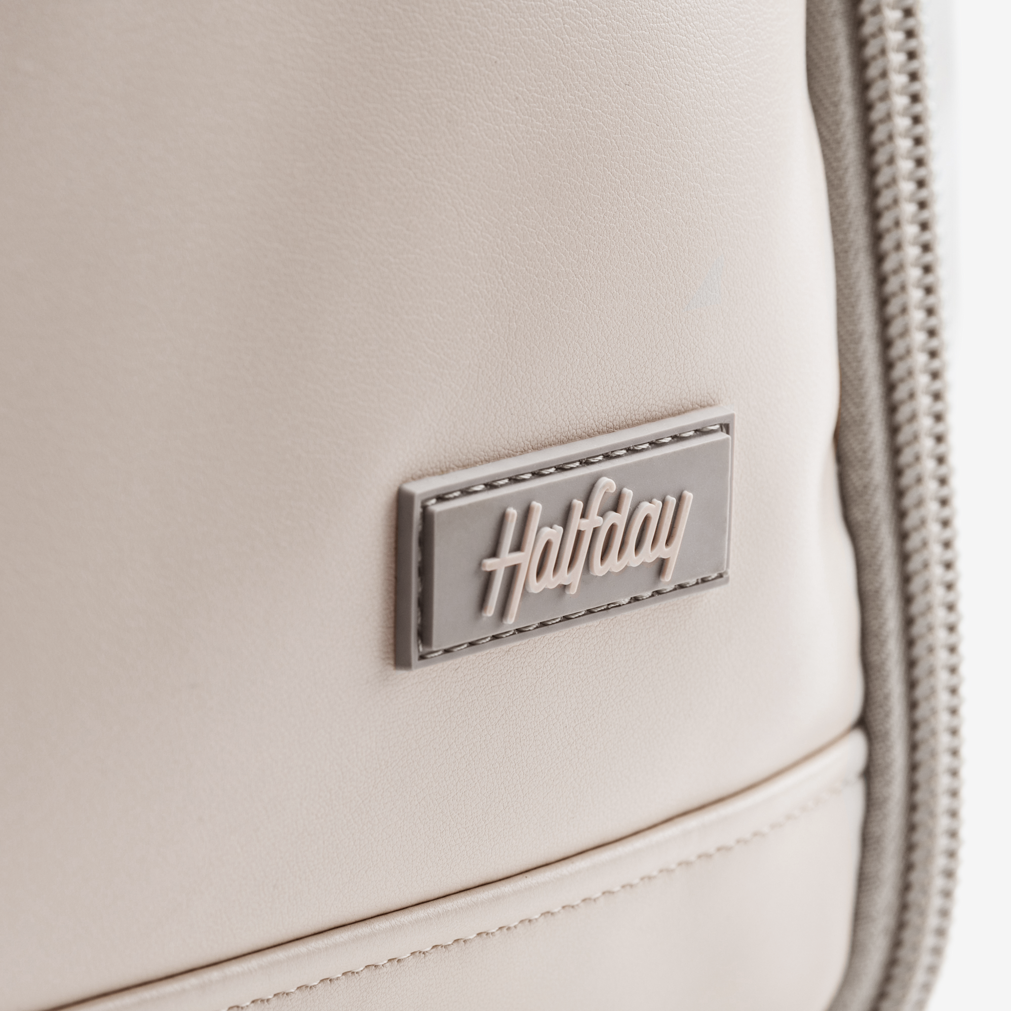 Halfday Travel The Premium Garment Duffel 45L