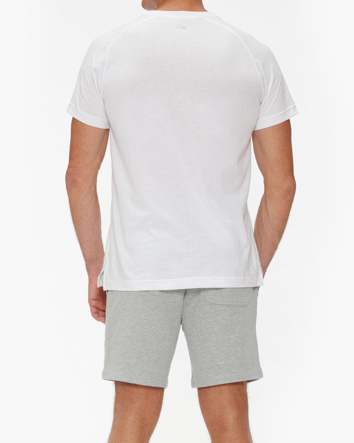 ALO YOGA THE TRIUMPH CREW NECK SHORT SLEEVE