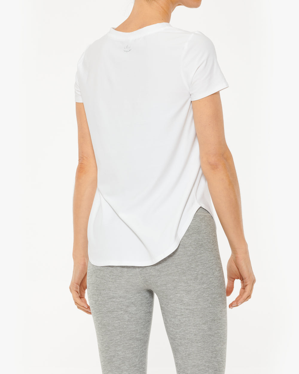 BEYOND YOGA FEATHERWEIGHT ON THE DOWN LOW TEE