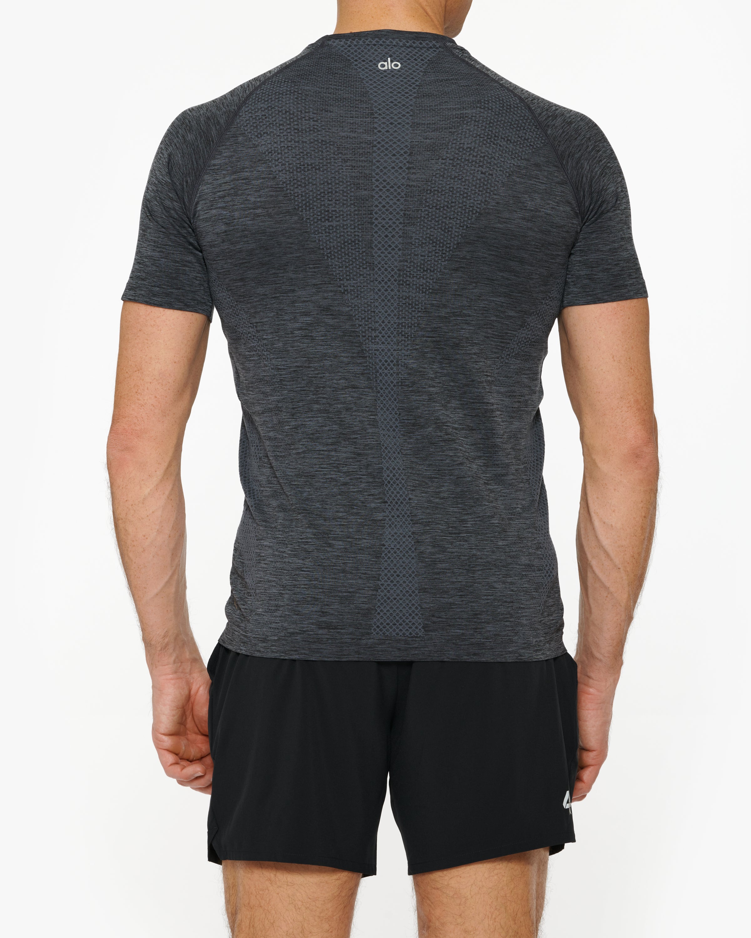 ALO YOGA AMPLIFY SEAMLESS SHORT SLEEVE TEE