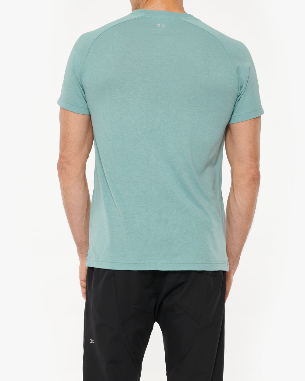 ALO YOGA THE TRIUMPH CREW NECK SHORT SLEEVE