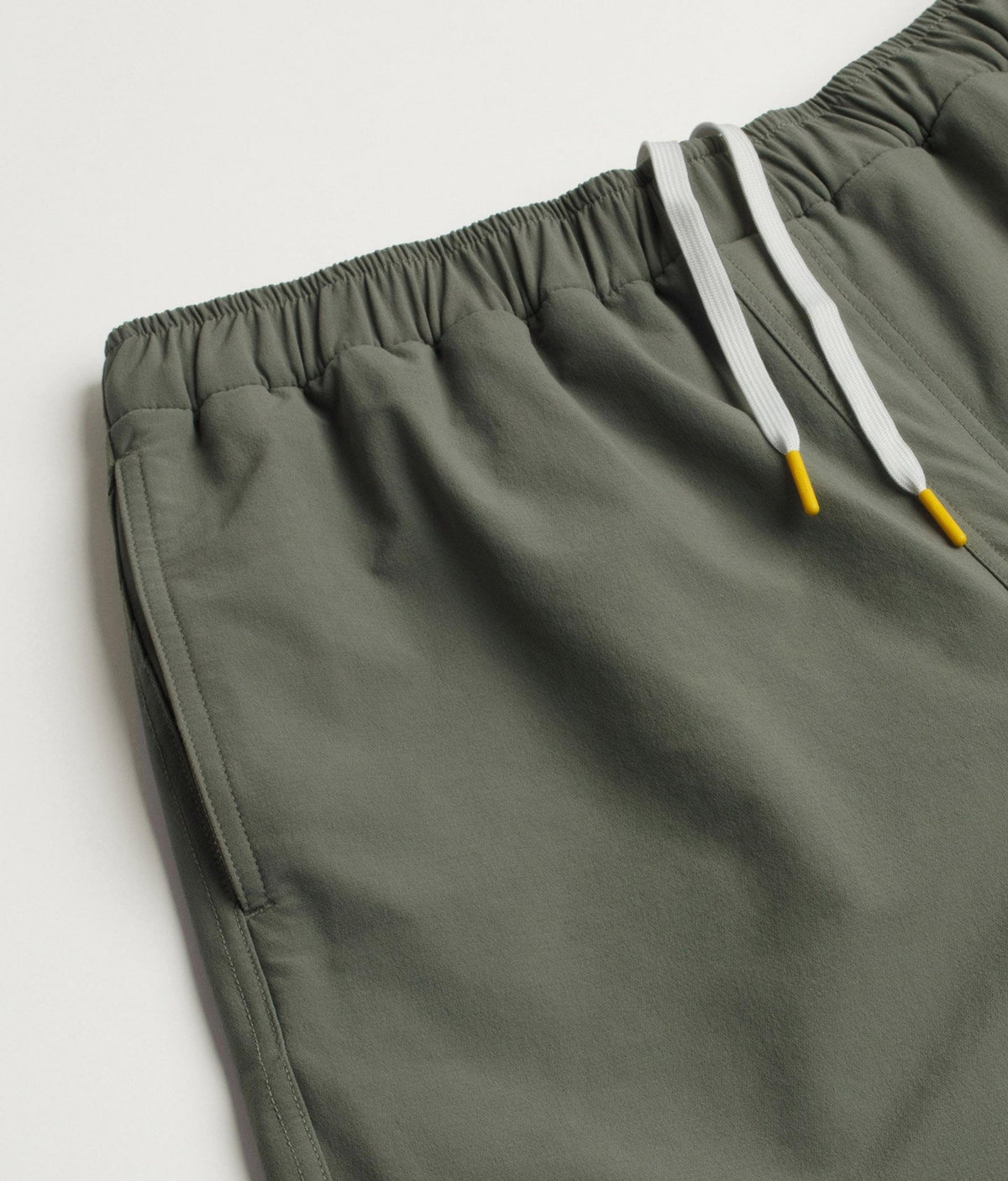 OLIVERS ALL OVER SHORT 5.5" - UNLINED