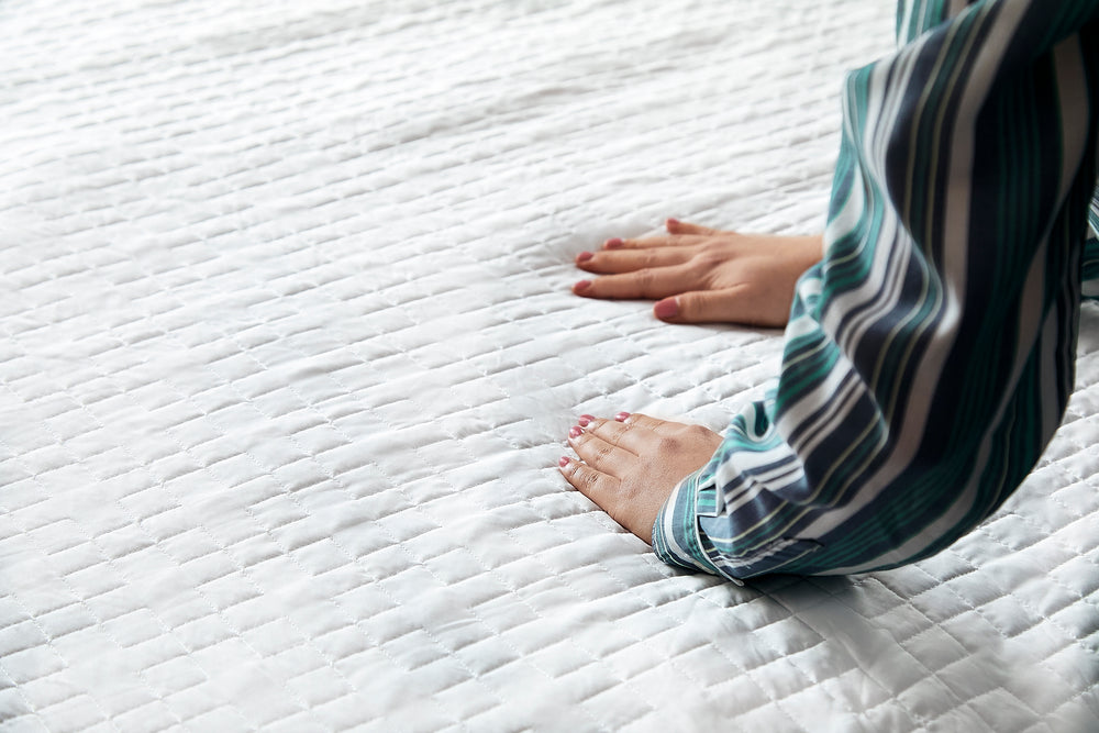 The Gravity Cooling Blanket Single - 15lb White